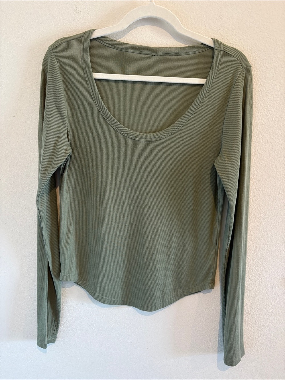 Green long sleeve tee shirt